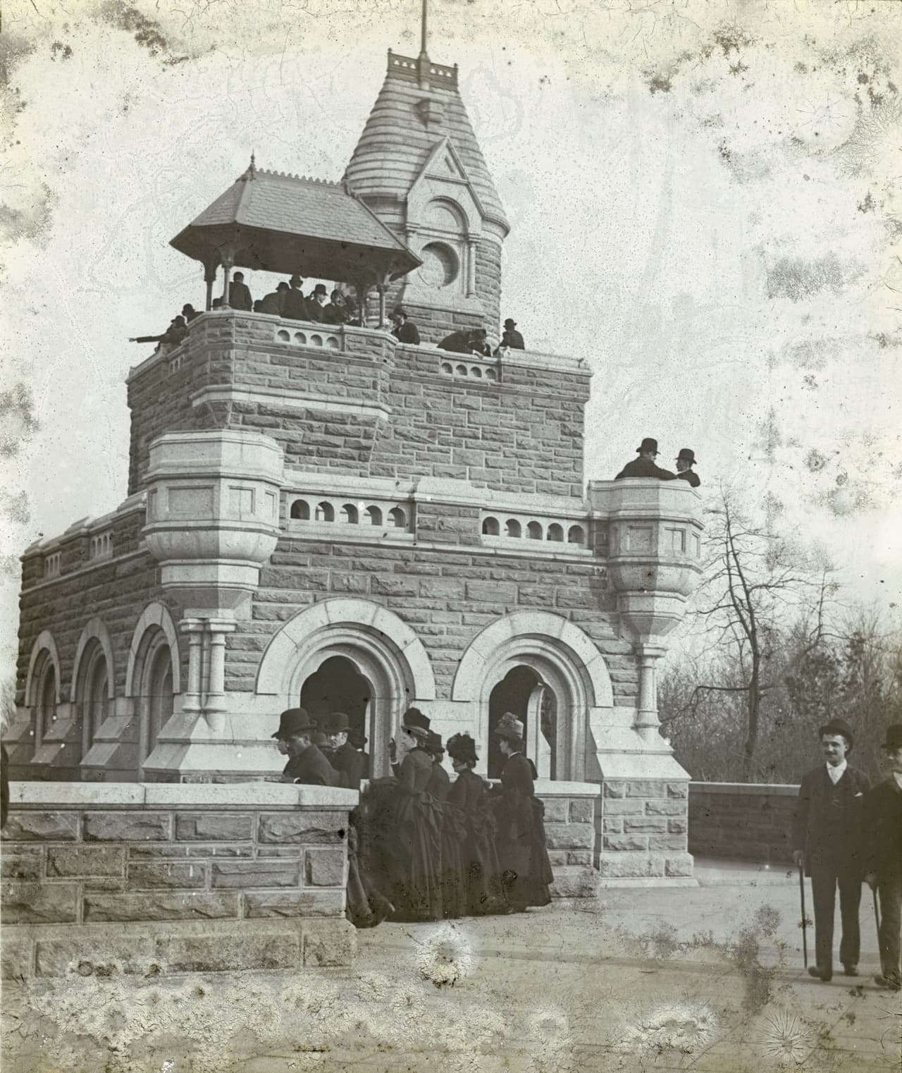 Así es como se veía el castillo por primera vez en la década de 1870.