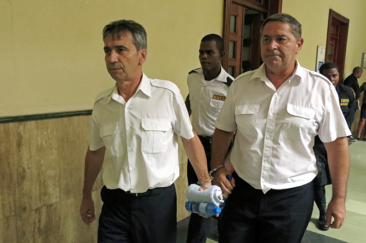 Eurodiputado admitió haber participado en fuga de pilotos franceses