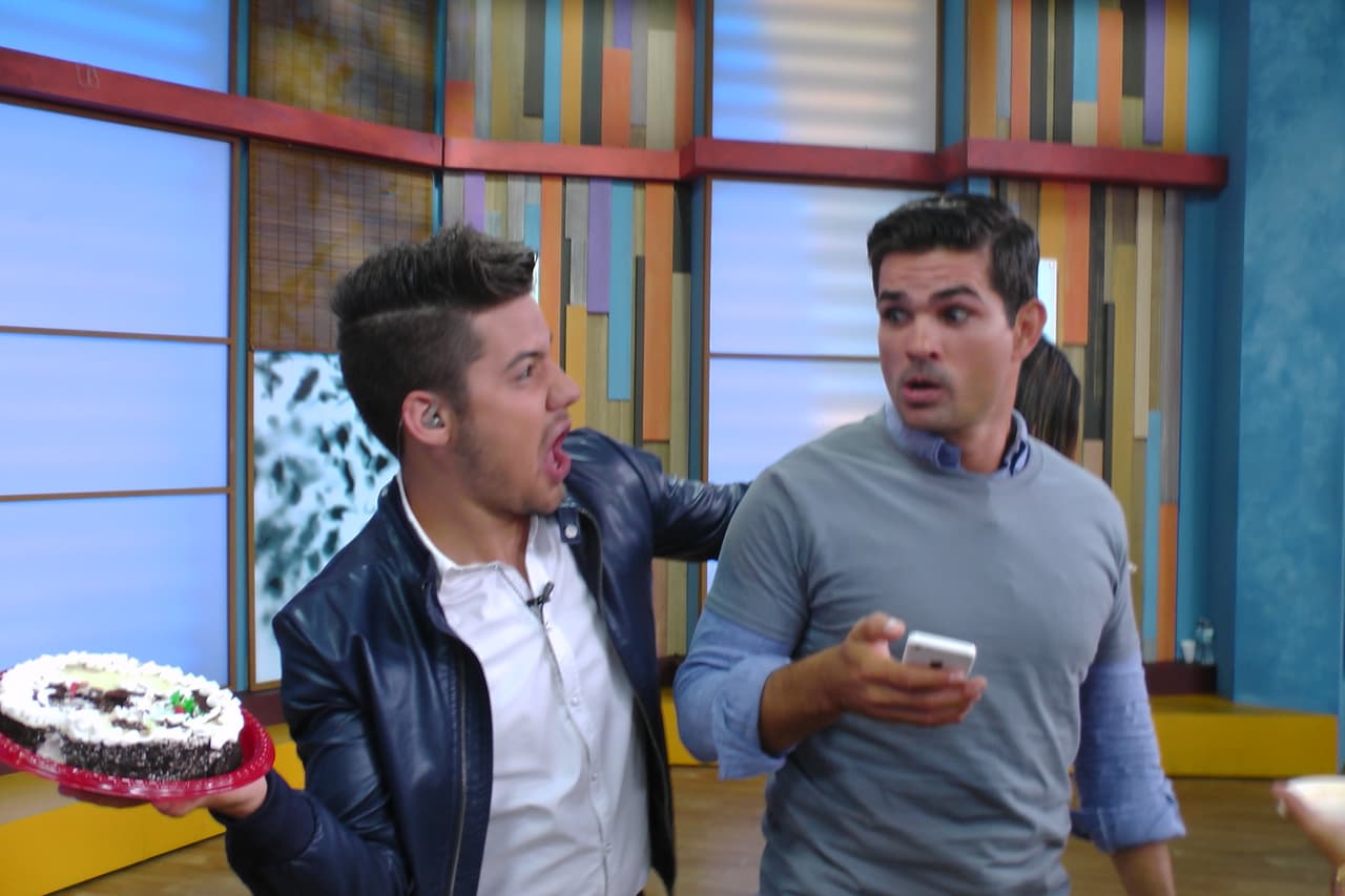 ¡William lo sorprendió con un delicioso pastelazo!