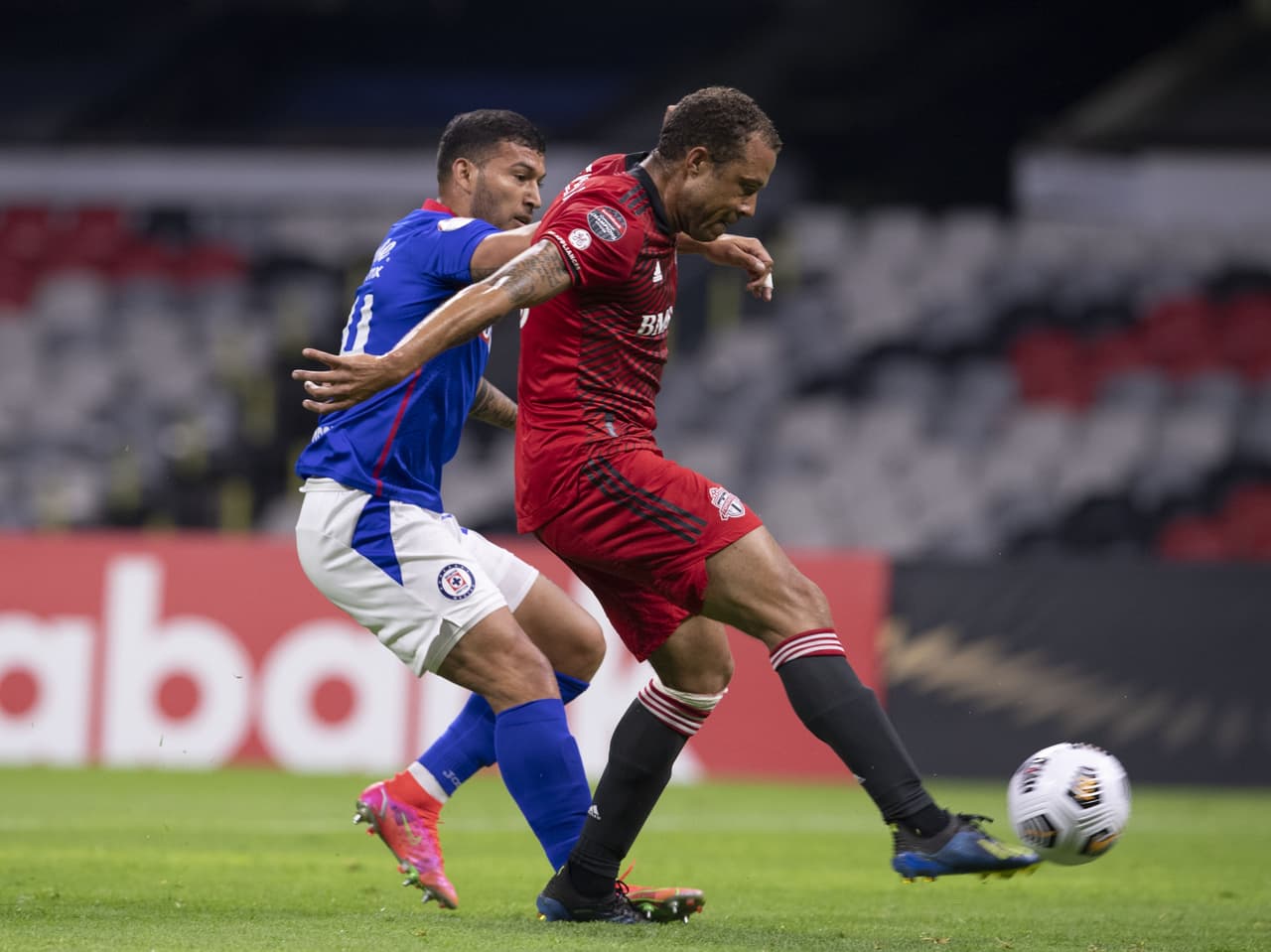 Con un solitario gol de Brayan Angulo, Cruz Azul vulve a vencer a Toronto y con un marcador global de 4-1, son el segundo equipo clasificado a las semifinales.