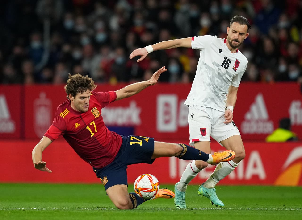 España sacó un apurado triunfo ante la Selección de Albania en un encuentro que dejó la emoción para los minutos finales.