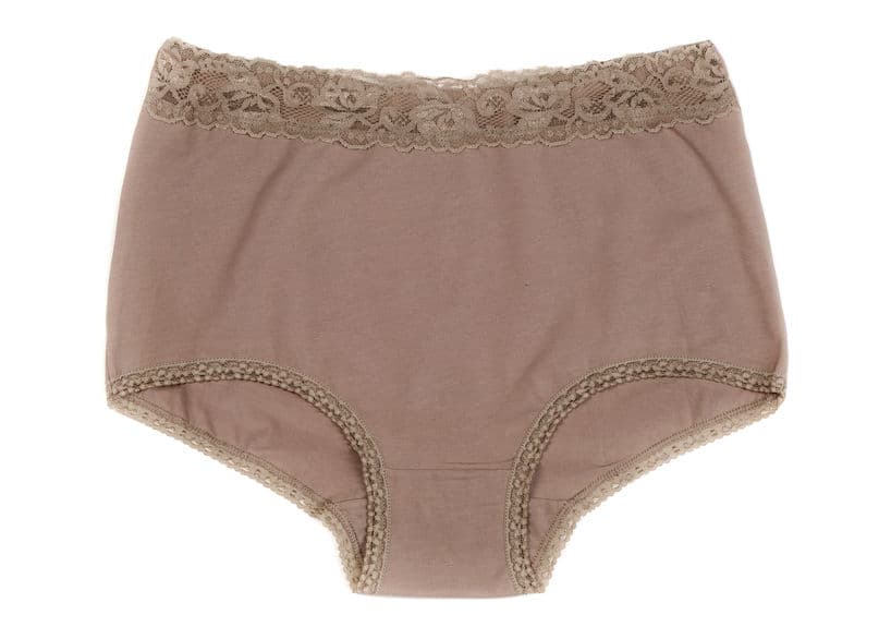 <b>Curvy. </b>Unas bragas con forma 
<i>culotte</i> son perfectas para ti, ya que evitarás las marcas que unas pantaletas más pequeñas podrían causarte. Sólo recuerda escoger bien la talla para que no obtengas un resultado desfavorecedor.