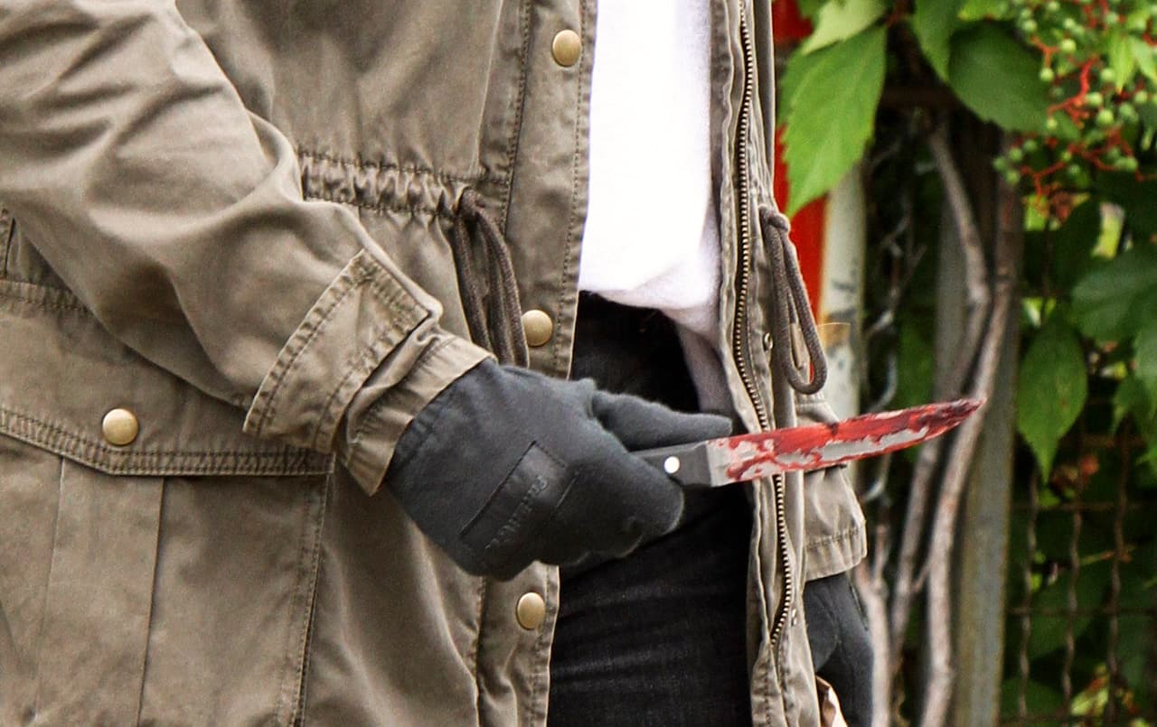 Los fanáticos de la serie tendrán que esperar para saber si Harlee Santos atacó a alguien o recuperó el cuchillo de alguna escena criminal.