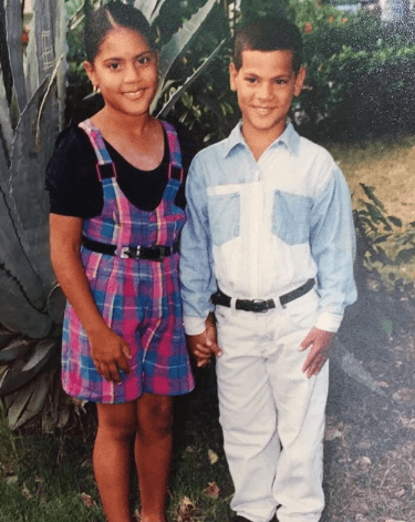 Francisca vivió su 
<a href="https://www.univision.com/shows/despierta-america/en-fotos-asi-fue-la-infancia-francisca-lachapel-en-republica-dominicana-fotos" target="_blank">infancia en Azua</a>, junto a sus hermanos y su madre doña Divina Montero. Aunque esta primera etapa en su vida no fue la más fácil guarda hermosos recuerdos del lugar en el que comenzaron sus sueños.