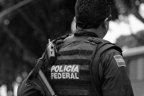 Al menos seis personas murieron y otras dos resultaron heridas por los disparos registrados durante y después de una boda en municipio de de Salvador Escalante, en el estado de Michoacan, informaron fuentes oficiales. Ver toda la información