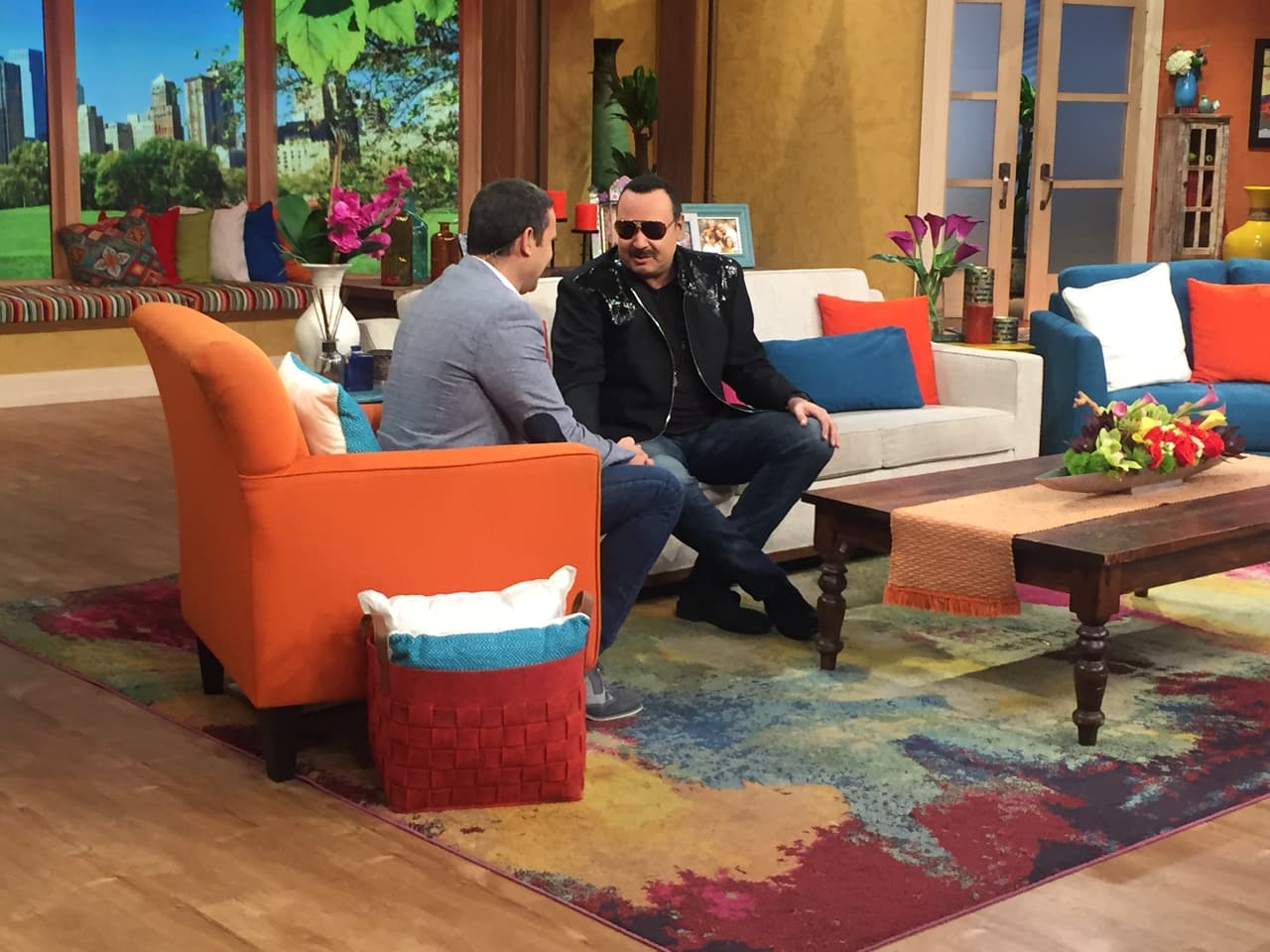 El orgulloso padre fue interrogado sobre el desempeño como presentadores invitados de sus retoños.