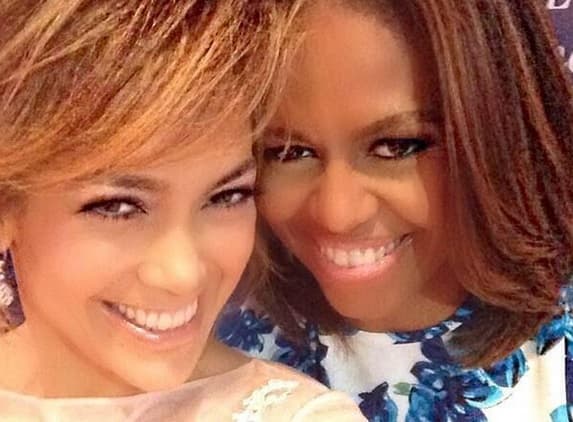 JLo no dejó pasar la oportunidad ¡y hasta se tomó una selfie con la Primera Dama!