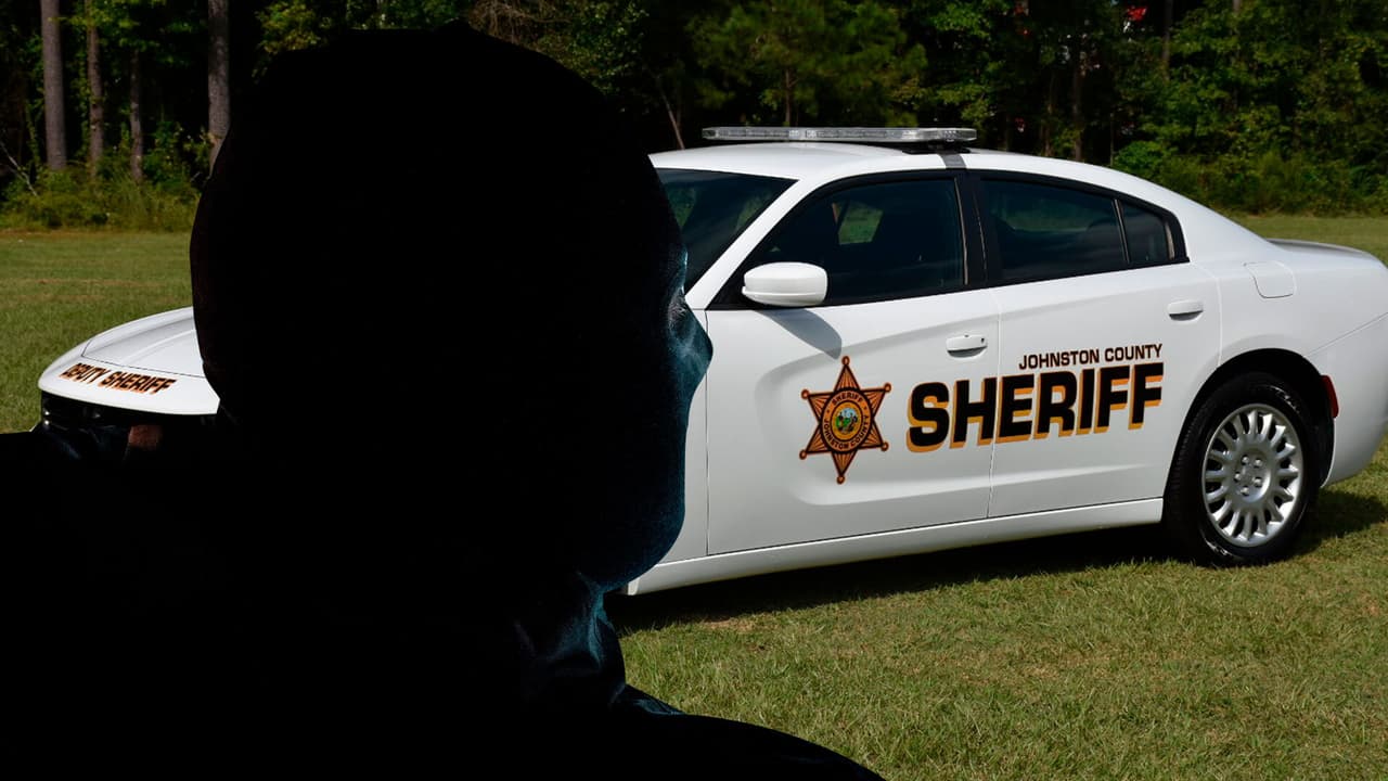 Hombres encapuchados se hacen pasar por policías en el condado Johnston