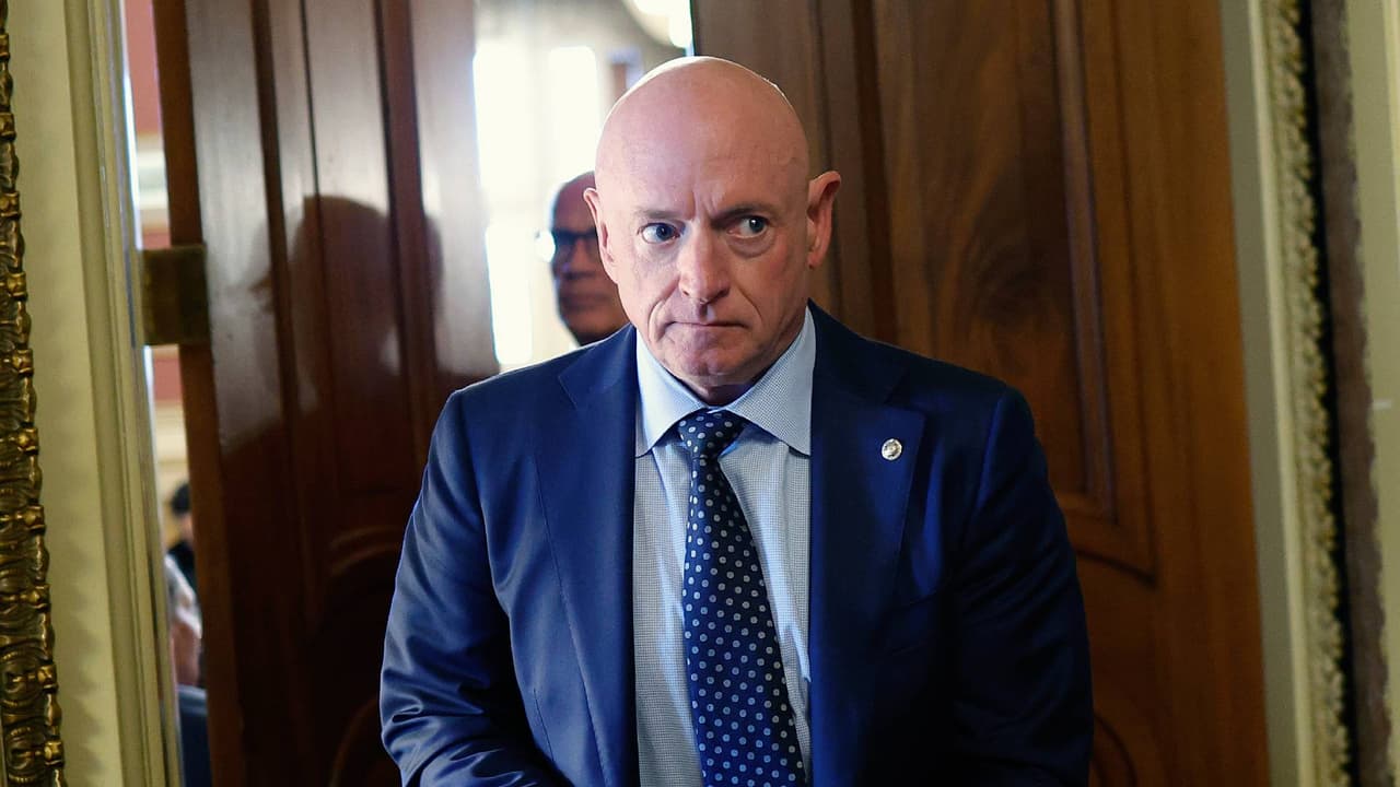 Persecución política: Mark Kelly responde a la investigación del Pentágono por video