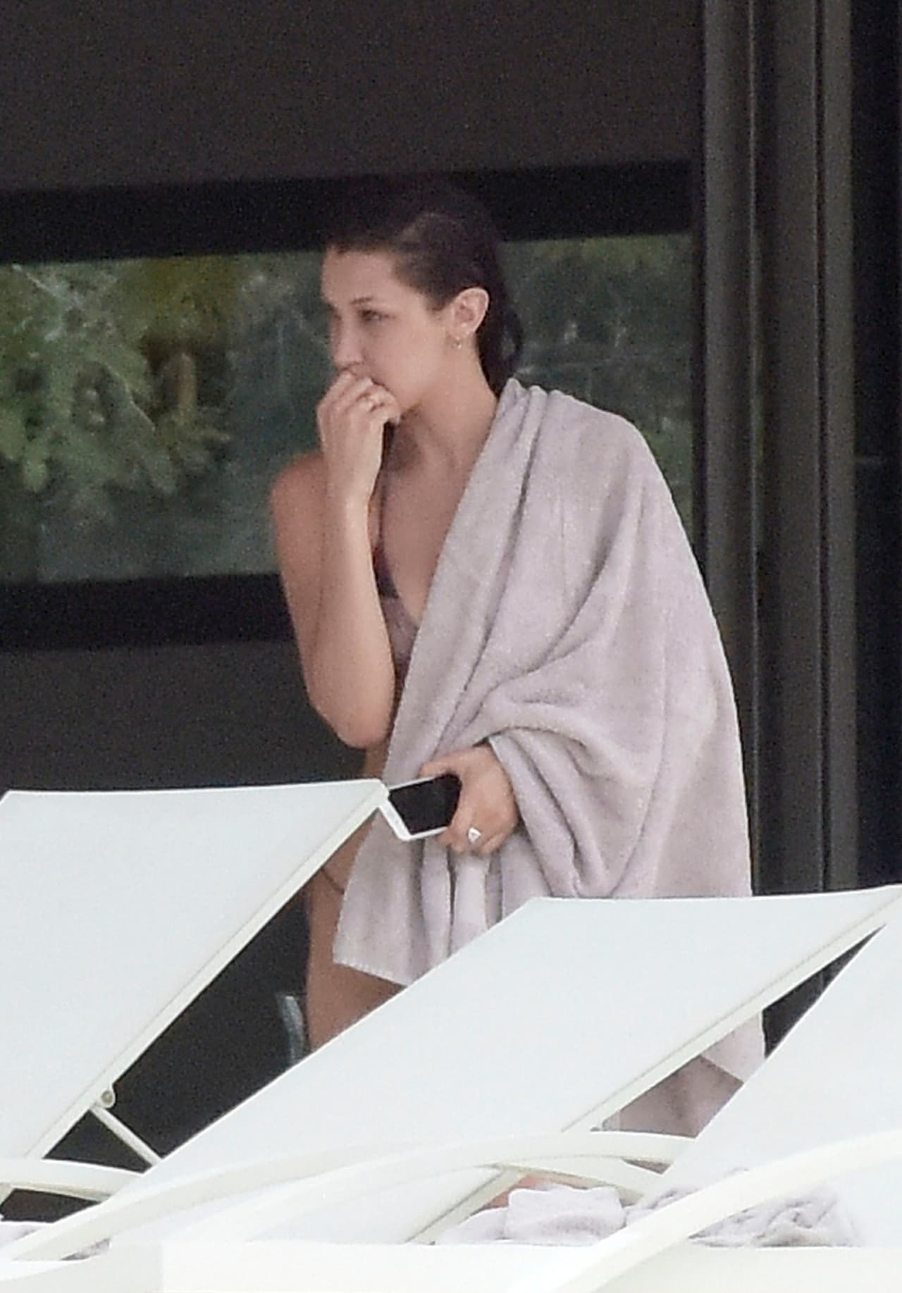 Bella Hadid está gozando de unas calientes vacaciones.