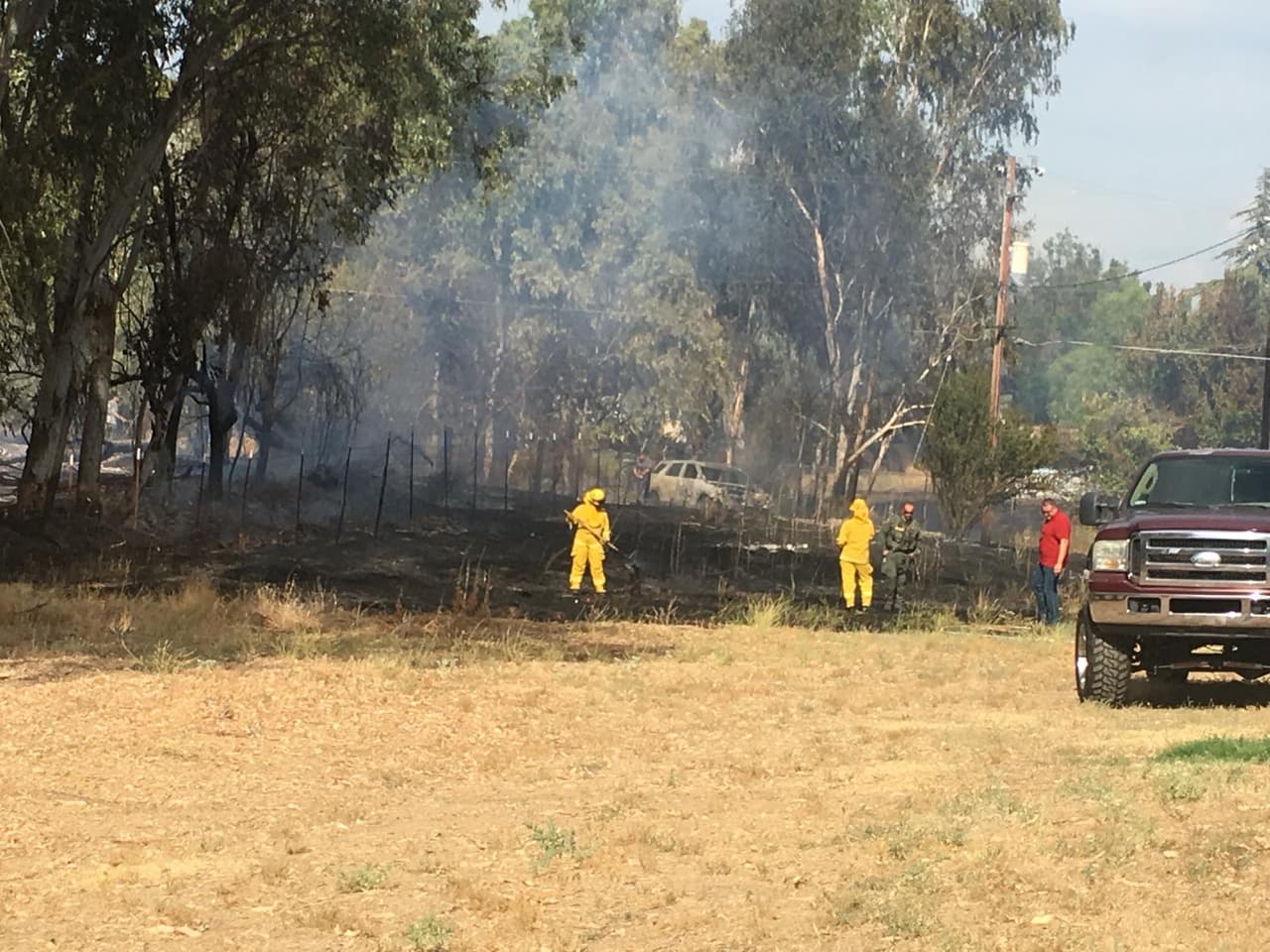 Persecución termina en incendio y deja a vecinos de Madera sin electricidad
