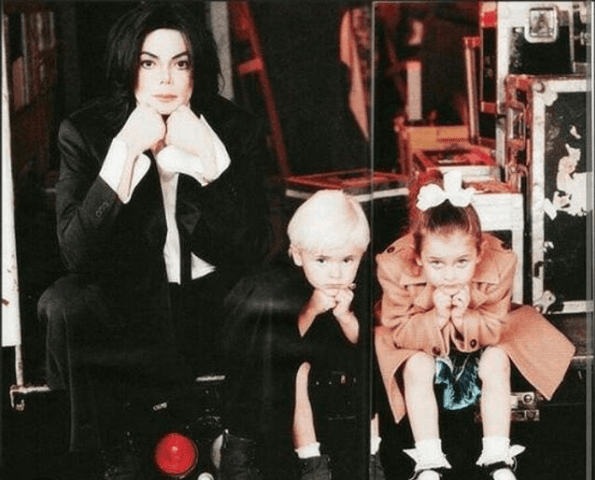 Paris Jackson es una modelo, actriz y activista de origen estadounidense. Ella es la segunda hija del fallecido Michael Jackson.