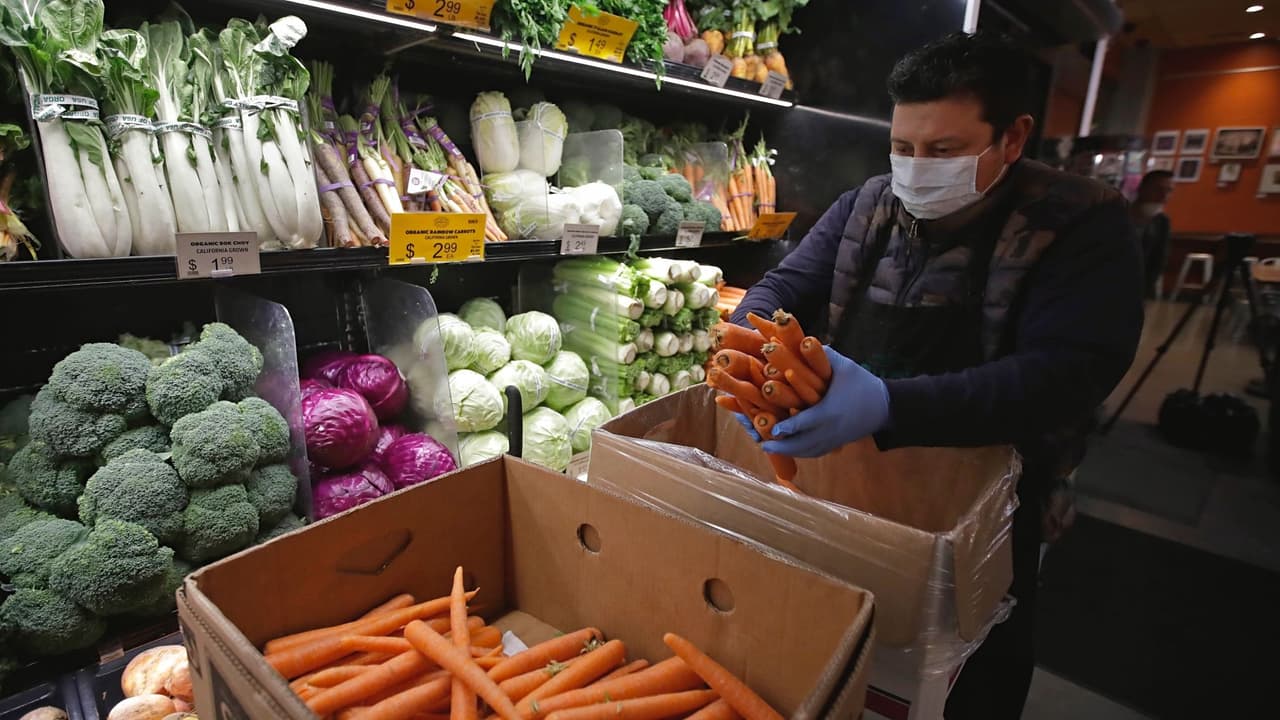 La Tarjeta Lone Star se usa igual que una tarjeta de débito.