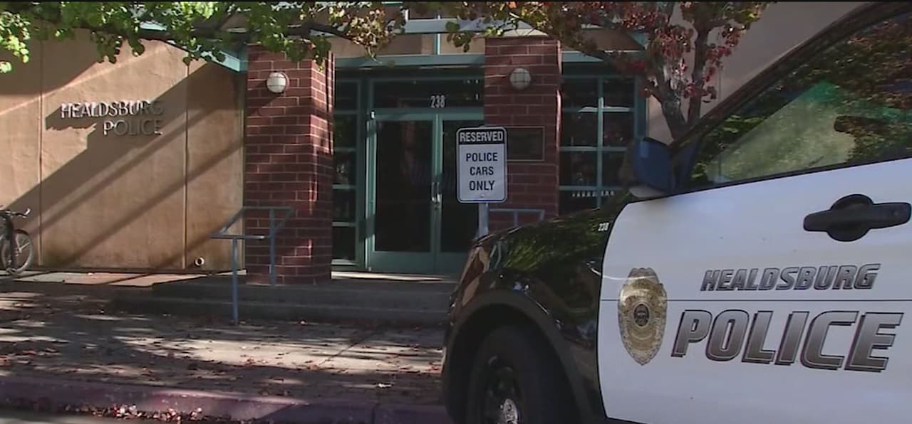 Agentes del orden escucharon los gritos de un hombre y al salir a investigar el asunto, encontraron a Mendoza Ordaz completamente desnudo y cargando el cuerpo de su hija. Junto al sospechoso también estaba su hijo de 9 años, según la Policía.