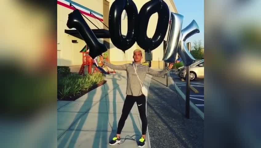 Comenzó como influencer en Instagram, pero su camino cambió de rumbo cuando decidió incursionar en la música.