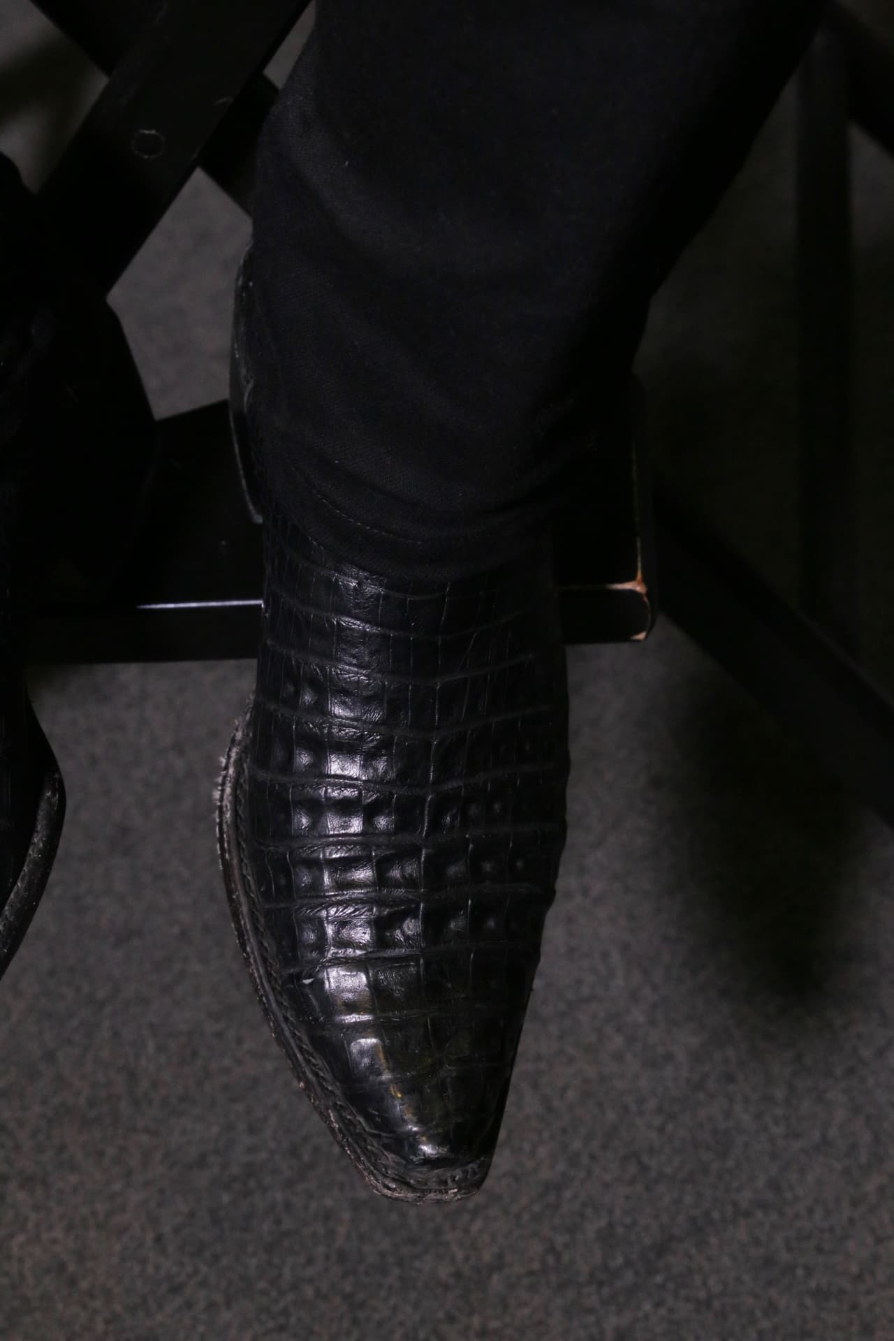 Nos preguntamos si estas botas de la suerte son las que han ayudado a
<b>Jesús Mendoza</b> a conquistar a
<b>Mayeli Alonso</b> y si esa noche en la feria donde estuvieron juntos, las traería puestas.