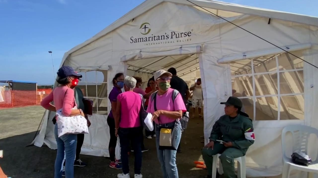 Hospitales temporales brindan apoyo a sobrevivientes de los terremotos en Venezuela