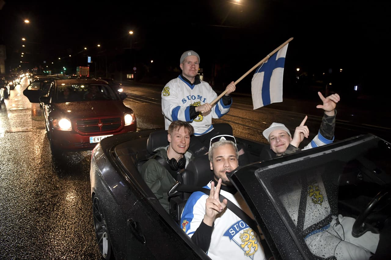 <h3 class="cms-H3-H3">FINLANDIA</h3>⏸ (igual) 
<br>
<br>Posición 2021: 
<b>1</b>
<br>
<br>Posición 2020: 
<b>1</b>
<br>
<br>Puntaje en escala general: 
<b>7,842 puntos</b>.