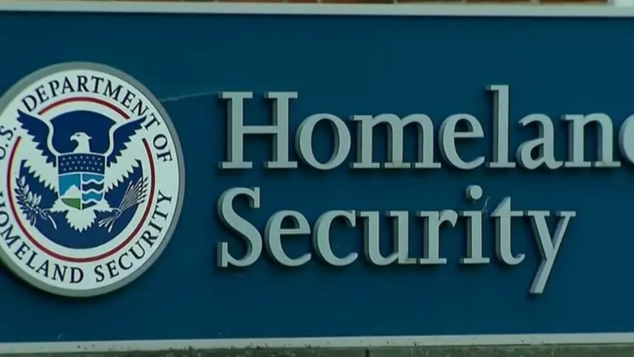 Departamento de Seguridad Nacional habría solicitado datos de usuarios que critican a ICE en redes sociales