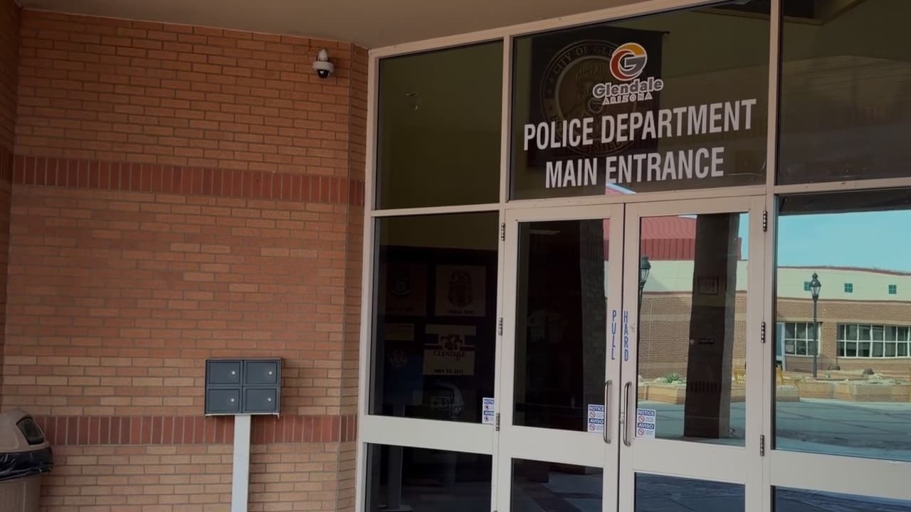 Enjaulados y con retraso en el desarrollo, niños son rescatados en Glendale