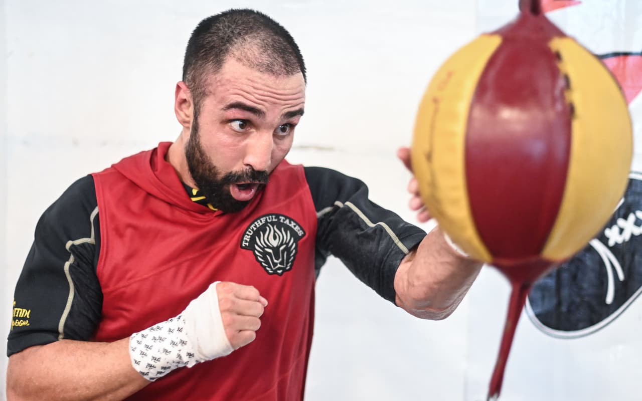 Paul Malignaggi y Artem Lobov finalmente podrán arreglar sus diferencias en el entarimado del 'boxeo en esteroides', Bare Knuckle Fighting Championship, este sábado en Florida.
