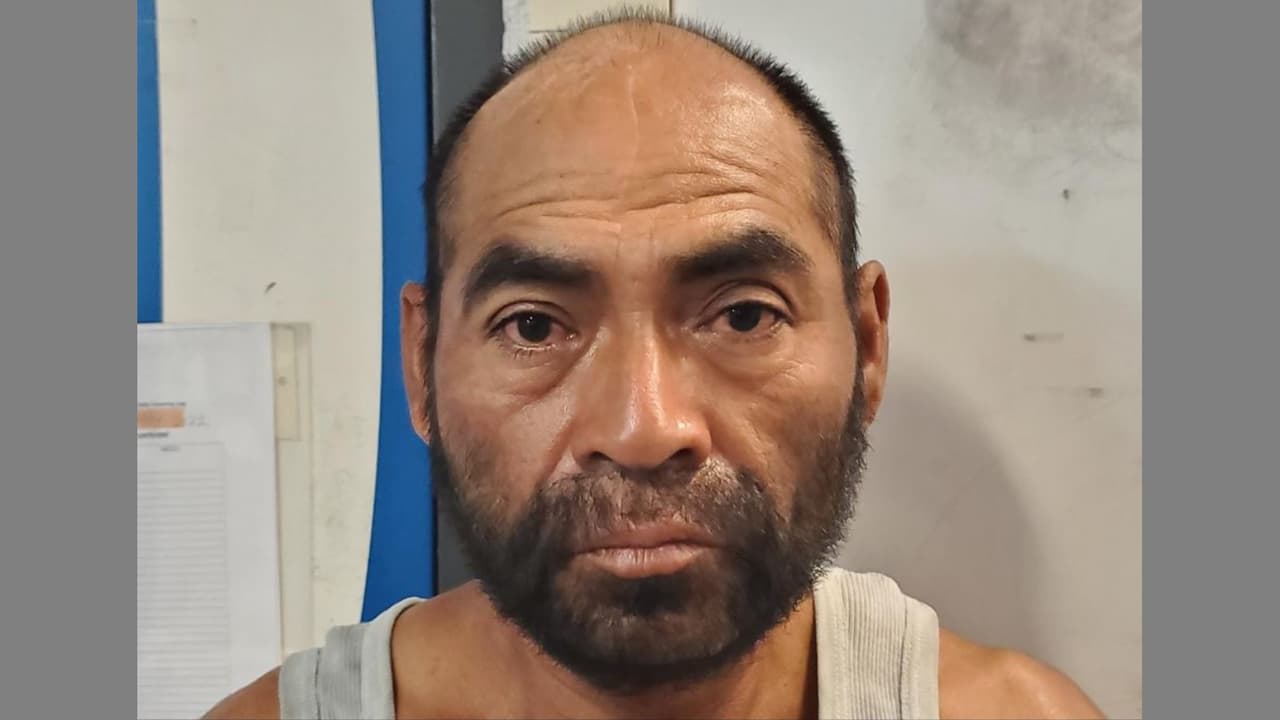 Juan Sostenes Rosa fue arrestado por agentes de la estación Casa Grande después de cruzar la frontera ilegalmente. Los registros revelaron que el ciudadano mexicano había sido deportado luego de cumplir una condena en el condado de Garfield, Colorado, por por intento de agresión sexual a un niño.