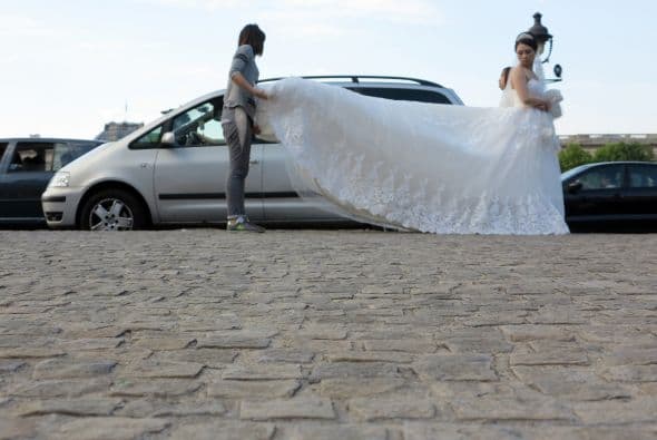 Con esta tendencia deberás olvidarte de lo ostentoso, te recomendamos un 'look' más natural que el que ocupaste en tu ceremonia.