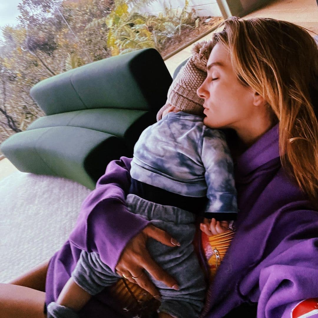 La modelo no suele compartir imágenes con su pequeño; sin embargo, el 20 de diciembre presumió al bebé Río con el mensaje “Mamitis time”.