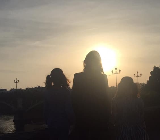 Karla Martínez disfrutando de este hermoso paisaje y al mismo tiempo agradeciendo a Dios por tantas bendiciones.