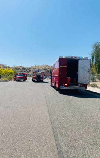 Tras el rescate, el excursionista fue trasladado a un hospital local. Hasta el momento, los cuerpos de emergencia no han revelado más detalles de los sucesos ni de la identidad del lesionado.