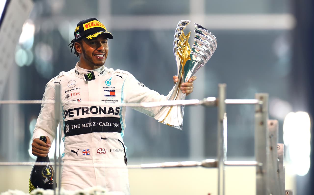 Lewis Hamilton es el primer piloto de la historia de la Formula 1 en liderar 19 Grandes Premios en una temporada. Nico Hulkenberg se retira de la Fórmula 1 y Hamilton comparte podio con Verstappen y Charles Leclerc.