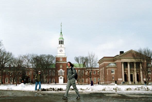 6. HANOVER, NH.- El desempleo en la ciudad es de 4.4%, aproximadamente la mitad del promedio estatal. La presencia de Dartmouth College ha beneficiado a Hanover no sólo en el aspecto cultural, también social y económico. Sólo existe un punto negativo: el alto costo de las viviendas.