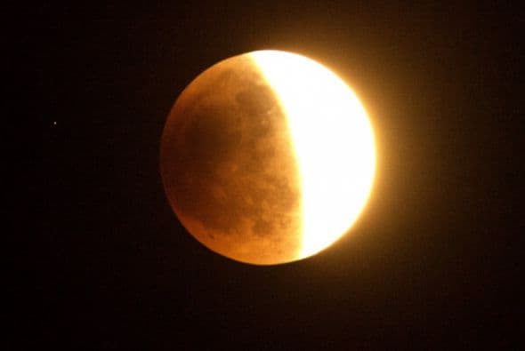 Es el primero de una tétrada de lunas rojas que se repetirá prácticamente cada seis meses hasta dentro de año y medio.