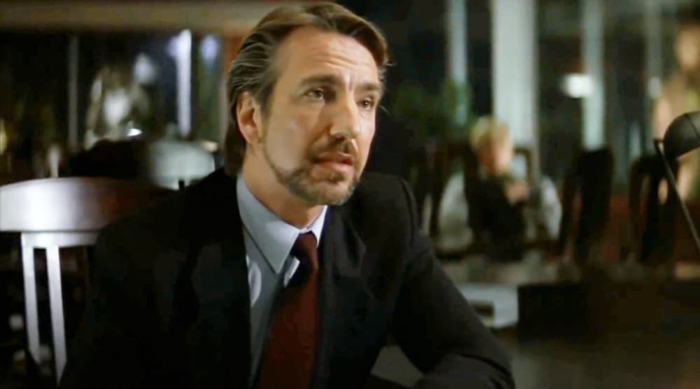 <b>Alan Rickman </b>
<br>El actor de teatro y de cine Alan Rickman le dio vida a Hans Gruber, el cerebro detrás de la toma de rehenes del edificio Nakatomi Plaza y quien se enfrentó cara a cara contra el protagonista.
<br>