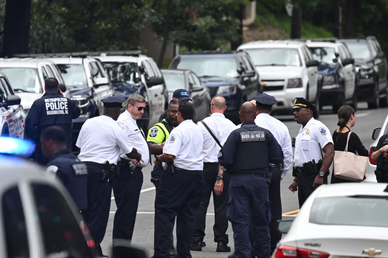 Arrestan a cinco adolescentes de 13 a 16 años por varios delitos en DC, previo al toque de queda