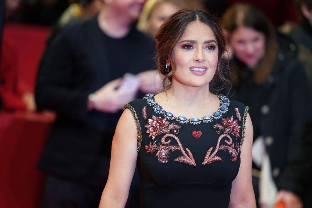 En una entrevista para 
<a href="https://www.revistavanityfair.es/la-revista/articulos/salma-hayek-actriz-familia-paris/27814" target="_blank">Vanity Fair</a>, la actriz contó que también habla un poco de italiano y portugués.