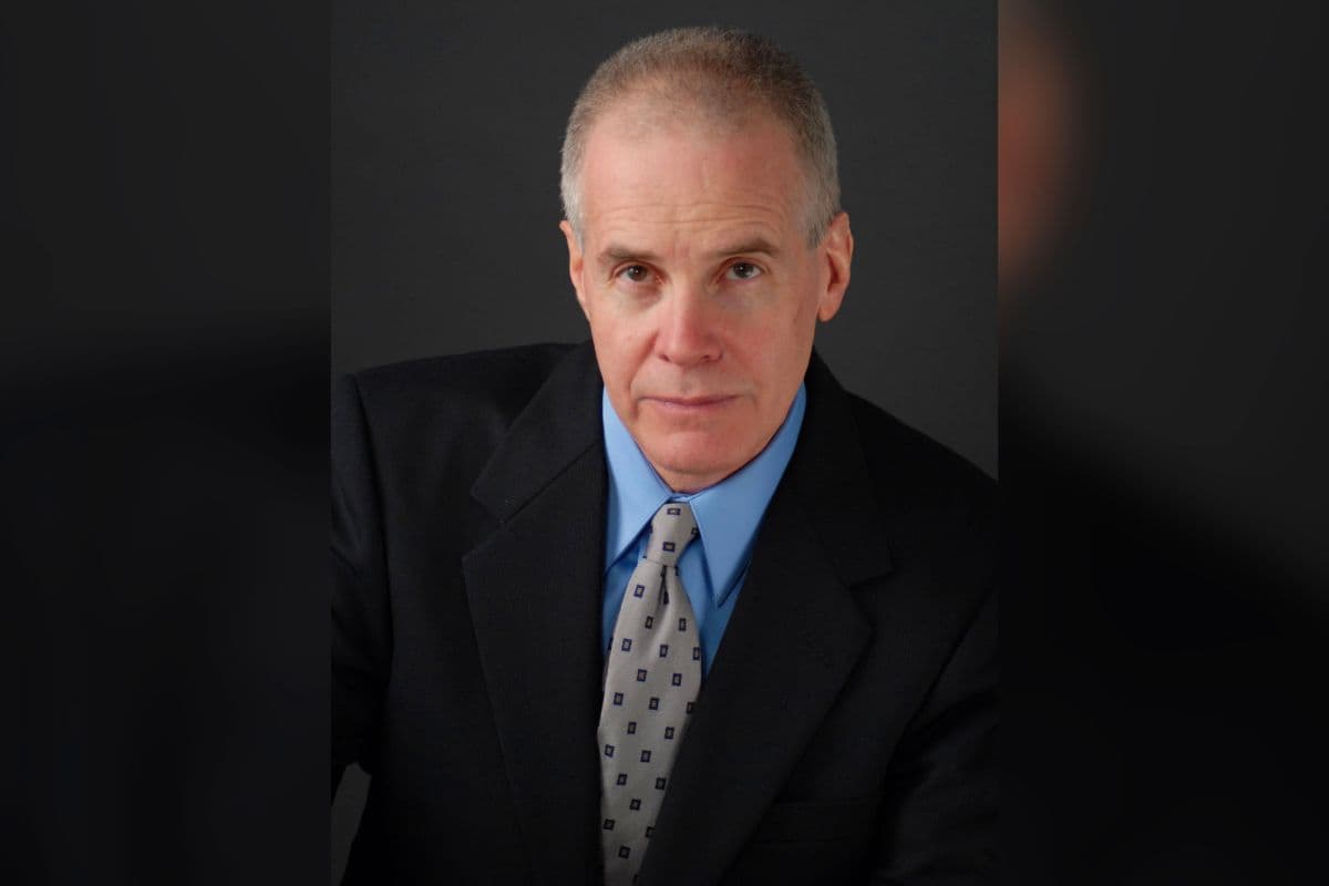 Hollander había sido diagnosticado con cáncer de melanoma en octubre de 2018, según sus escritos.