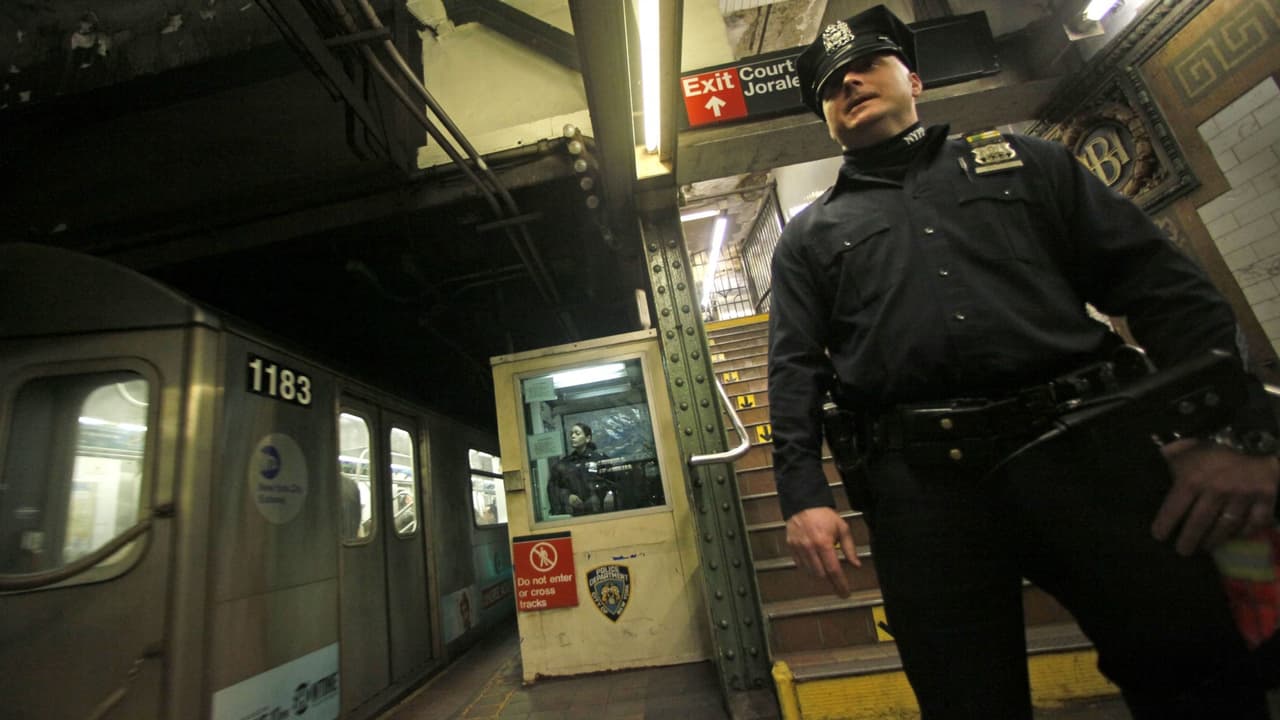 Llegan primeros de los 500 nuevos policías que patrullarán las estaciones del subway