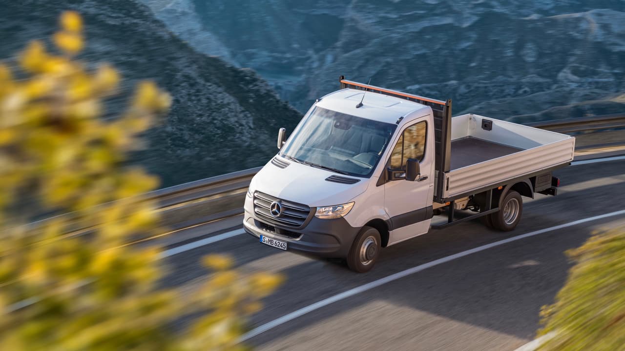 Los dos motores diésel disponibles para los modelos Mercedes-Benz Sprinter 2019 que se venderán en EEUU, logran la clasificación SULEV (vehículos de emisiones súper ultra-bajas) gracias a una 
<b>reducción del 80%</b> en su emisión de óxido de nitrógeno, y utilizarán la reconocida y probada transmisión 7G-TRONIC PLUS.