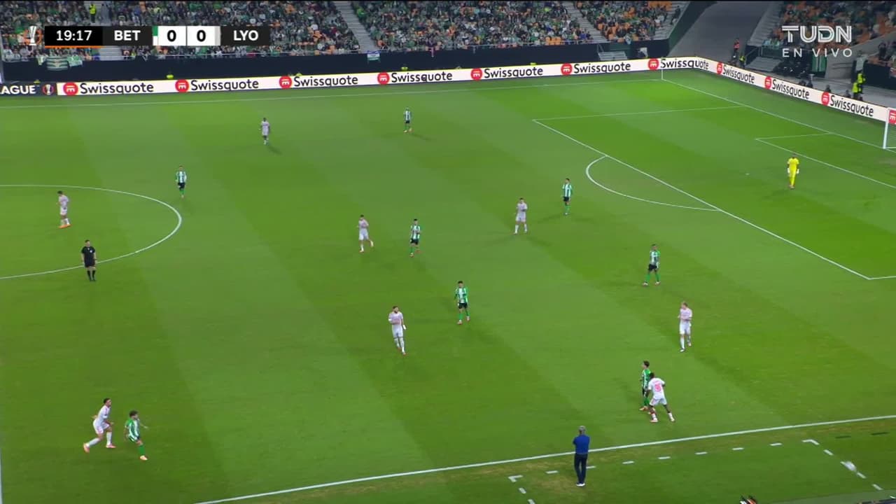 ¡TIRO ATAJADO! disparo por Antony.