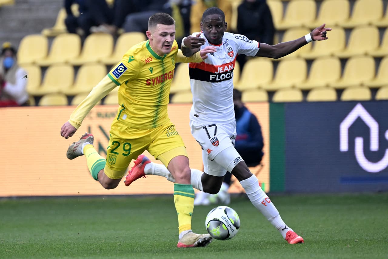 Nantes venció 4-2 al Lorient.