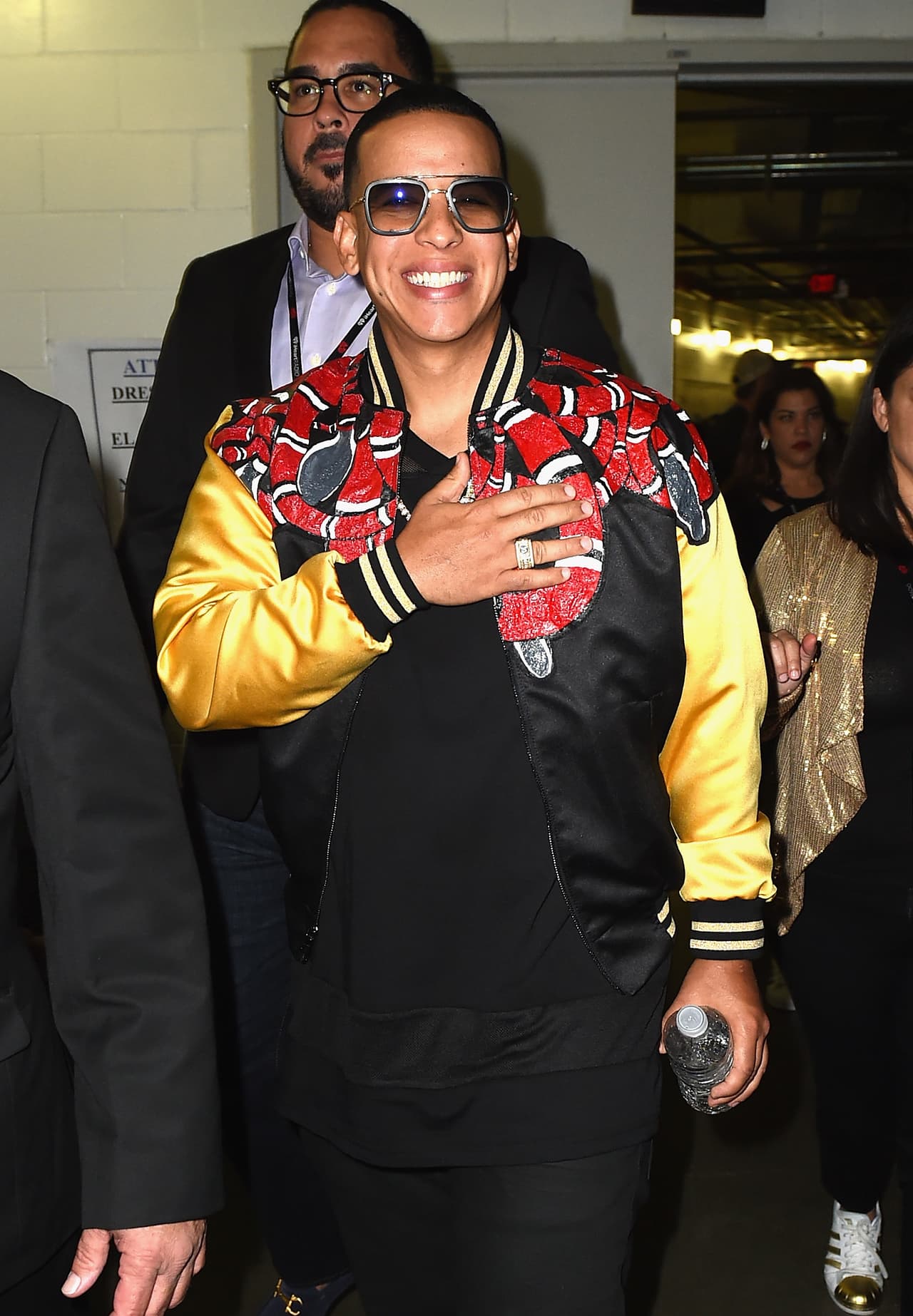 El video fue lanzado el 6 de mayo en YouTube. A finales de junio ya tenía 100 millones de vistas.