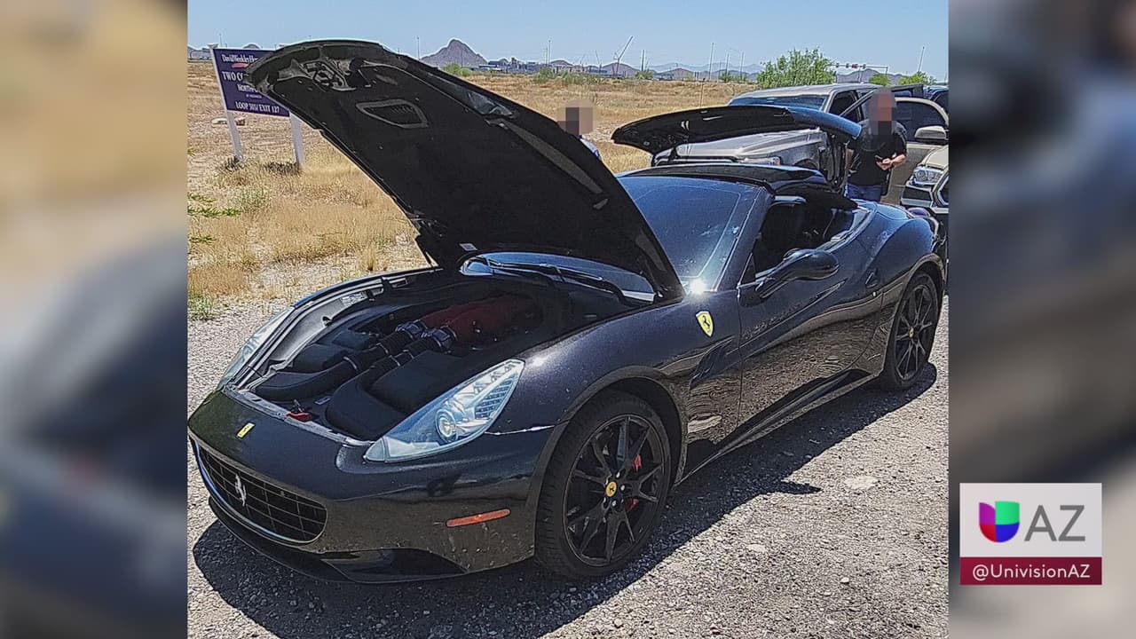Tras un operativo del Departamento de Seguridad Pública de Phoenix fueron recuperados 19 vehículos de lujo que contaban con reporte de robo, así como varias libras de drogas y armas en Arizona.