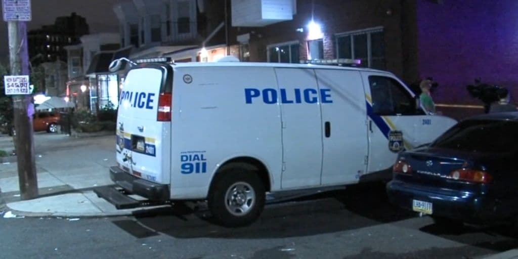 Discusión termina con cuatro mujeres heridas de bala y una apuñalada varias veces en Kensington