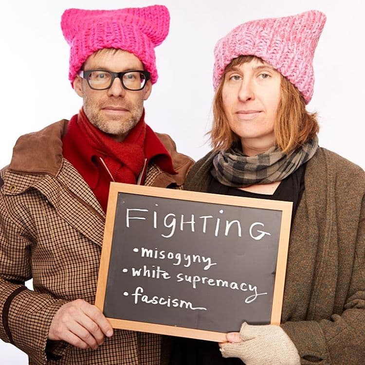 @
<a href="https://www.instagram.com/p/BPX9rXyB8-8/?taken-by=phatpbooth">phatpbooth</a> recoge en su Instagram por qué la gente acudirá a la marcha. Anne and Steven care about fighting misogyny + white supremacy + fascism ✊🏻✊🏼✊🏾// "Anne y Steven se preocupan por luchar contra la misoginia, la supremacía blanca y el fascismo"
<a href="https://www.instagram.com/explore/tags/pussyhat/">#pussyhat</a>
<a href="https://www.instagram.com/explore/tags/pussyhatproject/">#pussyhatproject</a>
<a href="https://www.instagram.com/explore/tags/womensmarch/">#womensmarch</a>
<a href="https://www.instagram.com/explore/tags/womensmarchonwashington/">#womensmarchonwashington</a>
<a href="https://www.instagram.com/explore/tags/whyimarch/">#whyImarch</a>