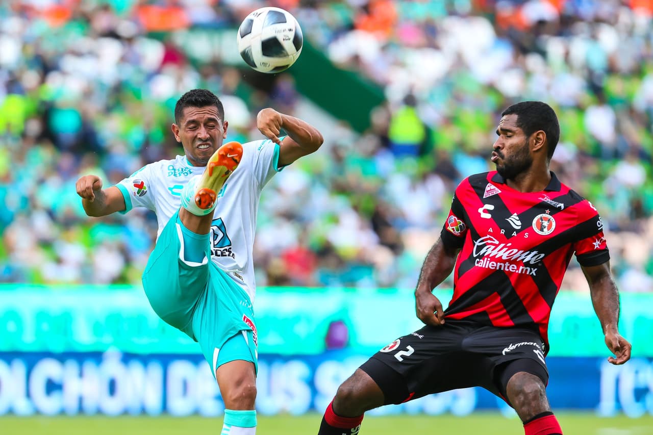 William Tesillo y Ángel Mena son los encargados de batir a Benny Díaz para darle la victoria a León 2-1 sobre Tijuana.