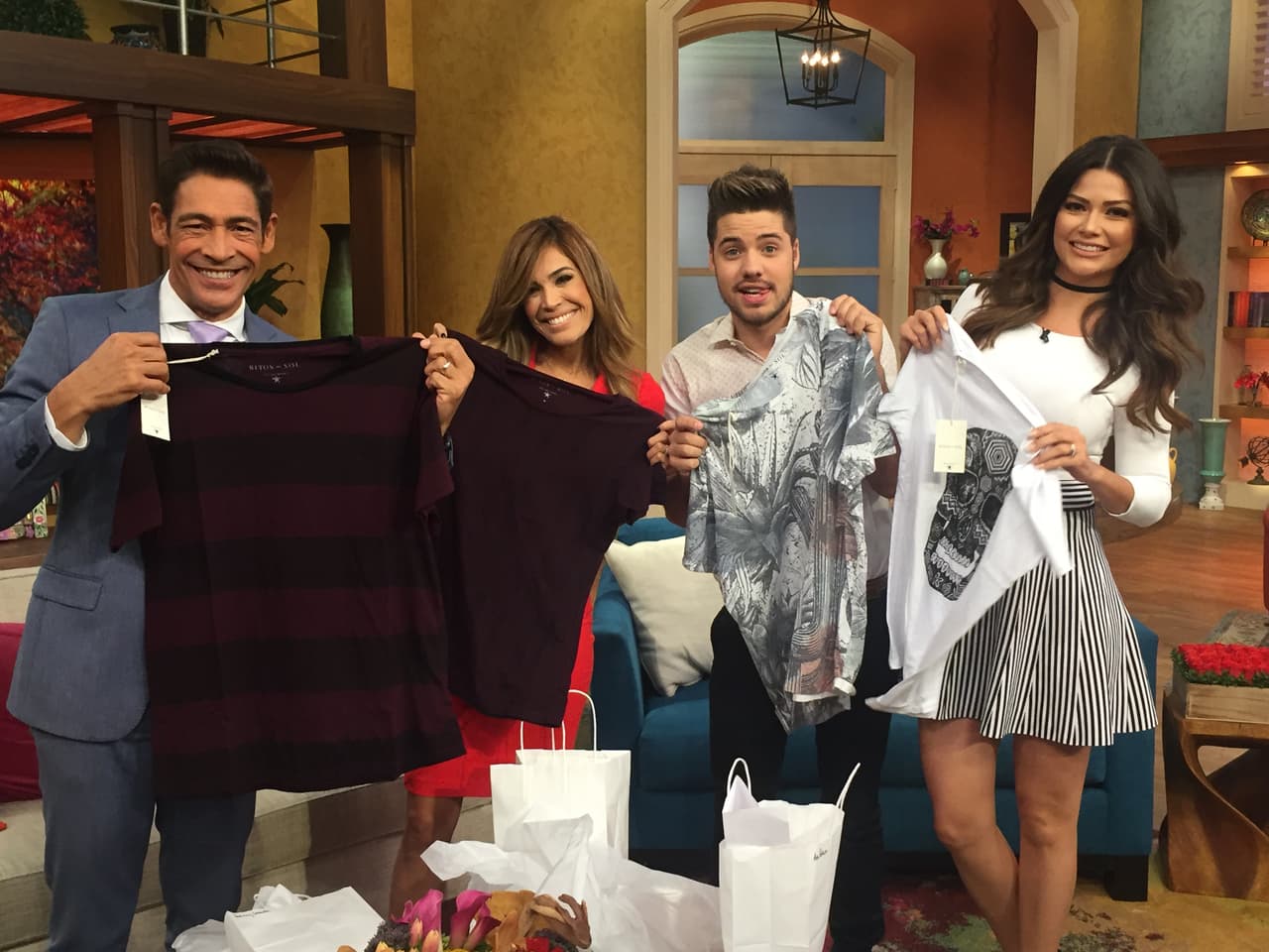 La venta de la colección de camisetas será destinada a su organización Selva Negra, que lucha por la protección del medio ambiente.