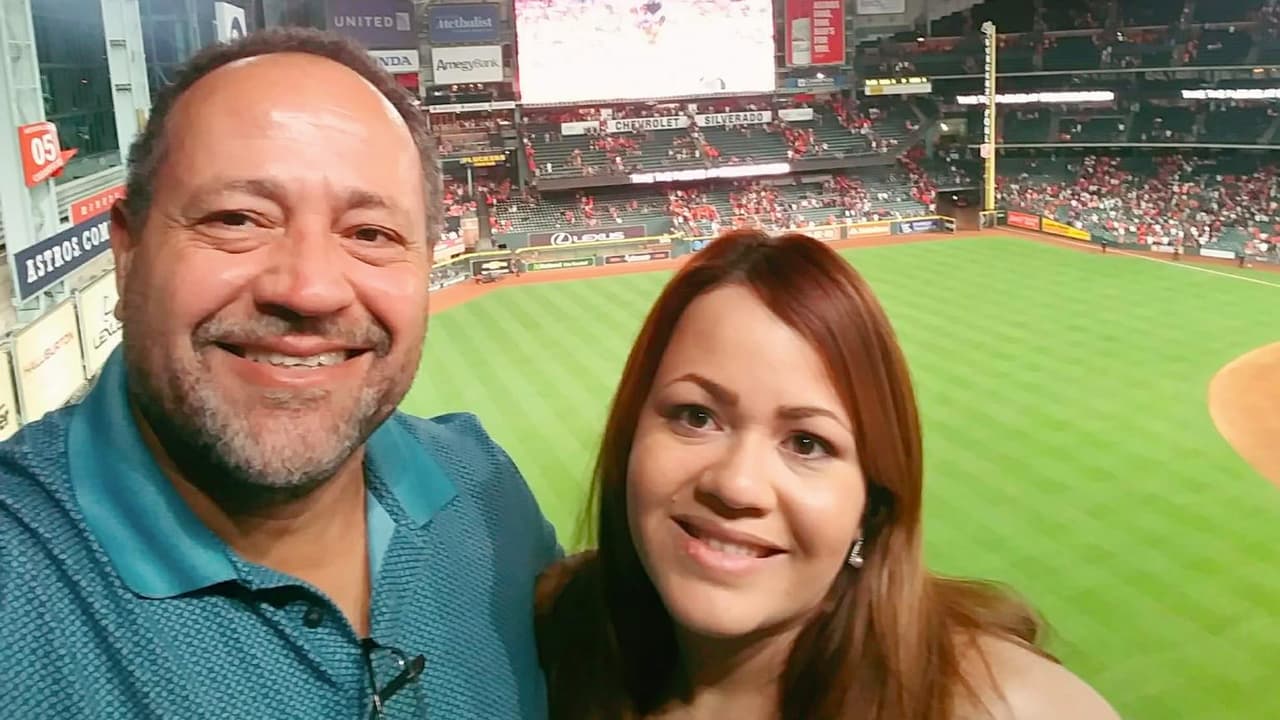 <b>Suheily López: </b>Meteoróloga del centro Ventana al Tiempo
<br>"Aprendí de mi papá que todo tiene solución si usamos nuestro ingenio, que está prohibido rendirse y que la familia es lo más importante ❤️".