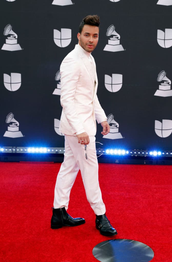 El 'Príncipe de la Bachata' tomará el micrófono para presentar uno de los tantos números musicales que tendremos.