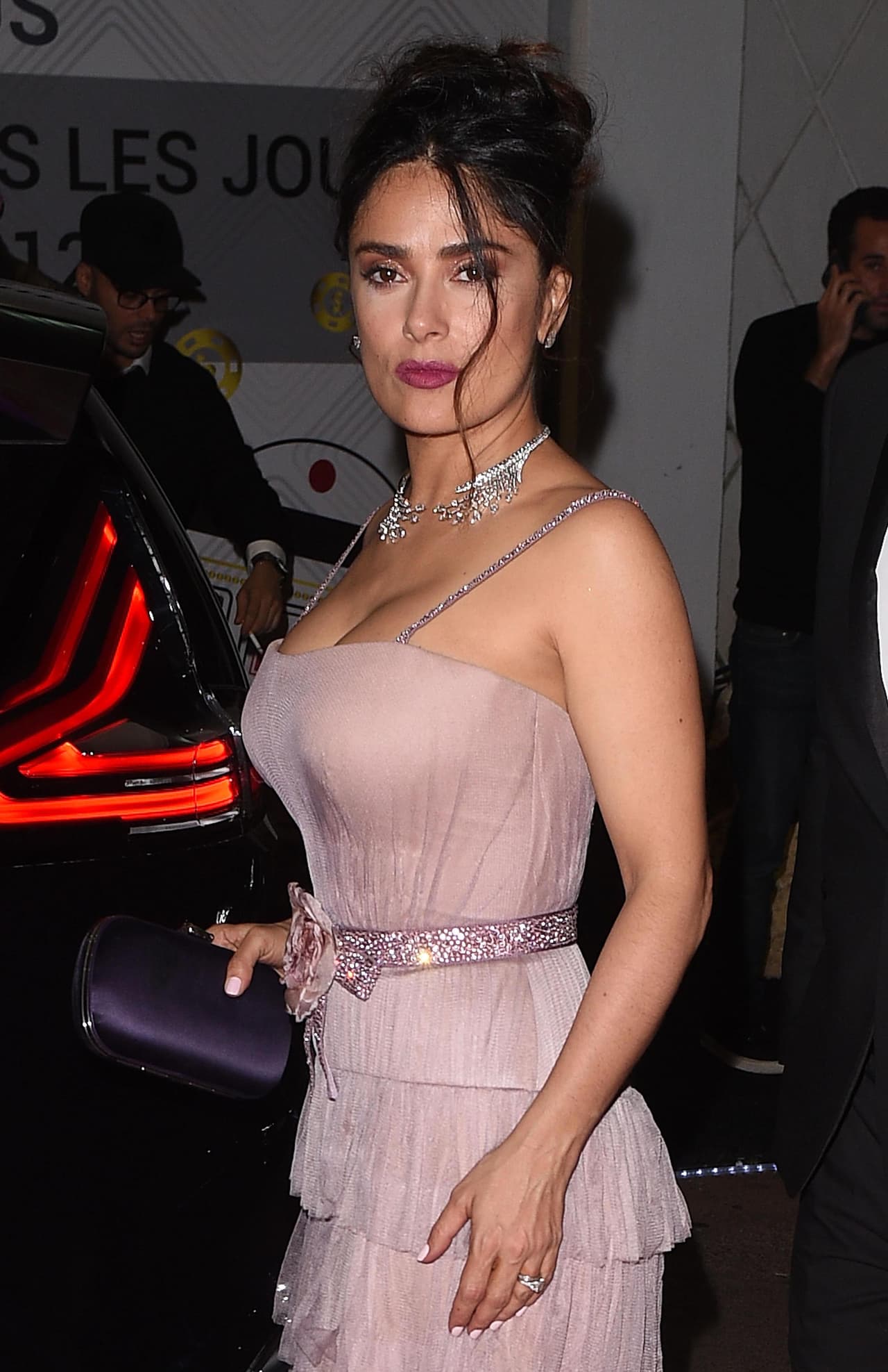 ¿Qué opinas del look de Salma?